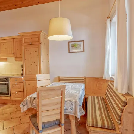 Haus Fernwald Rens 아파트 *